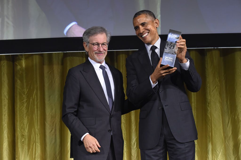 President obama and spielberg at the white house correspondents dinner
